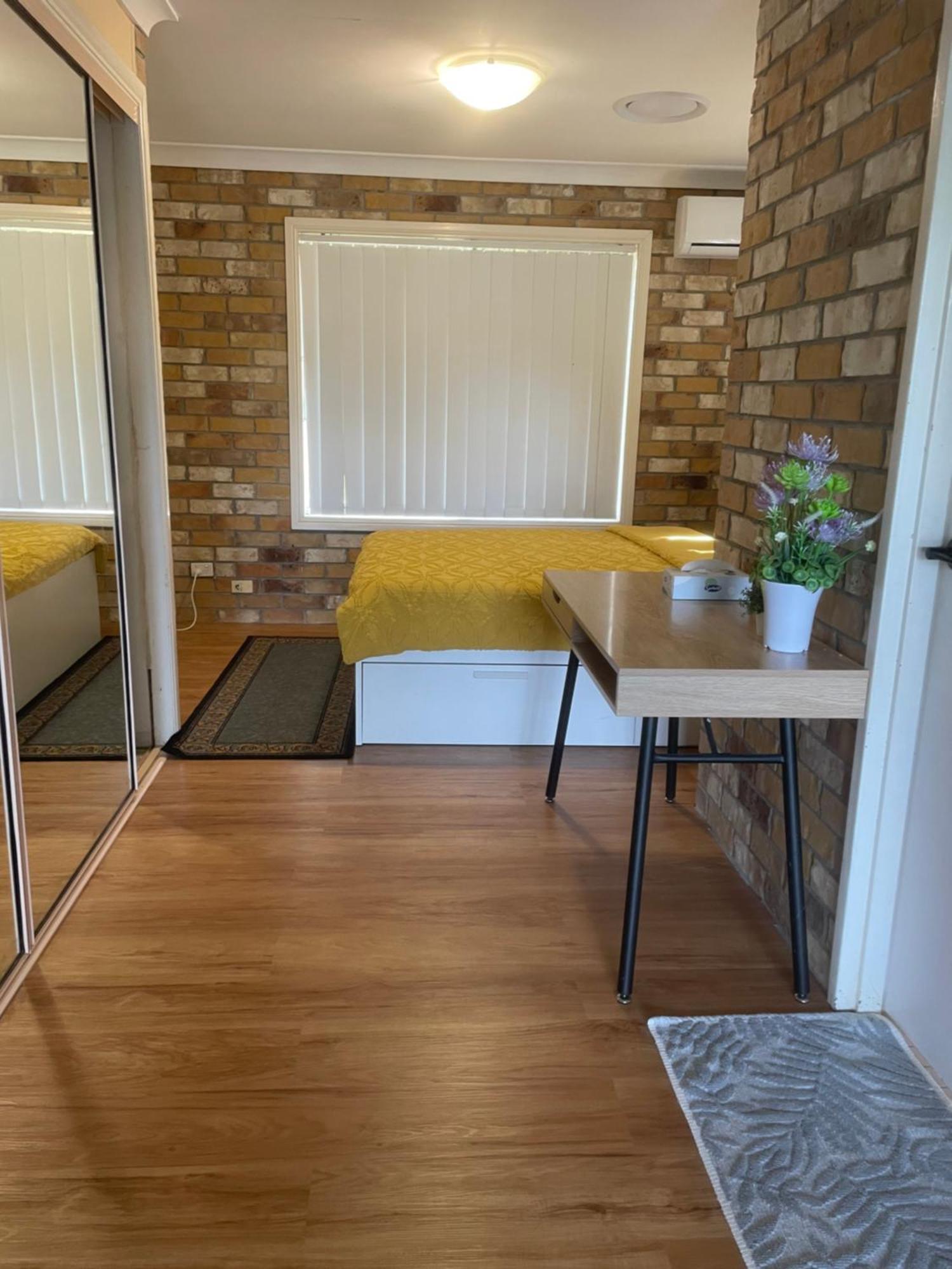 Spacious Studio Unit Rochedale South Buitenkant foto