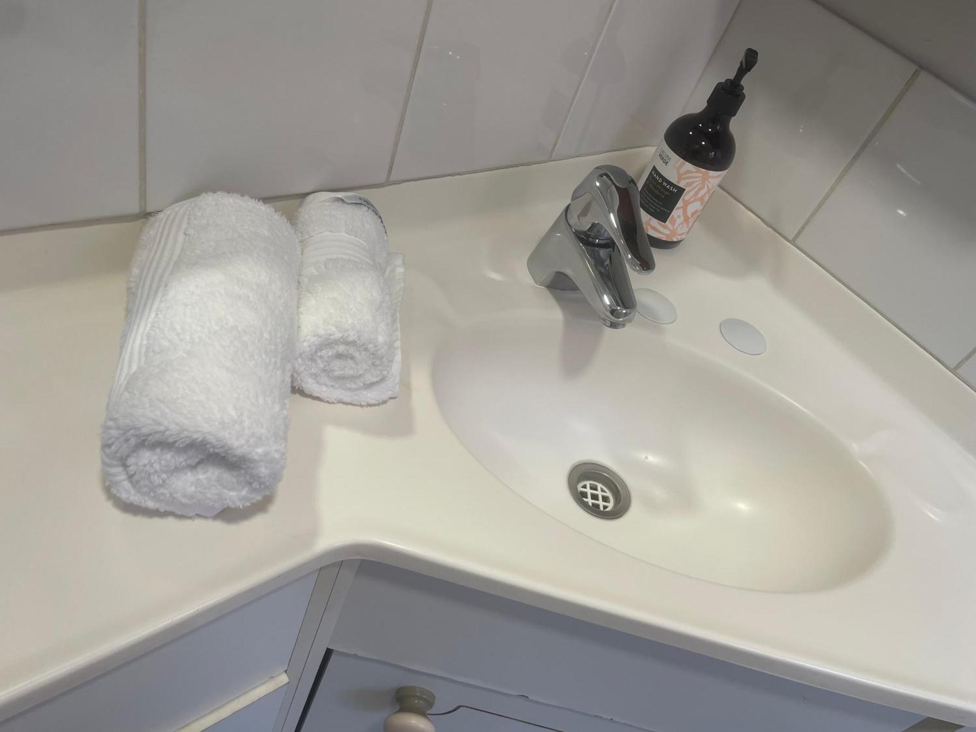 Spacious Studio Unit Rochedale South Buitenkant foto